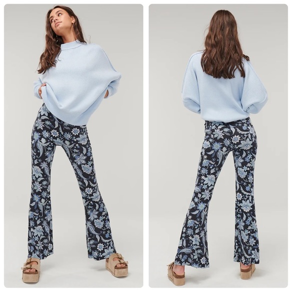 Ghanda Co. Rosa Blue Paisley Knit Flare Pants Size 8 - Picture 2 of 12